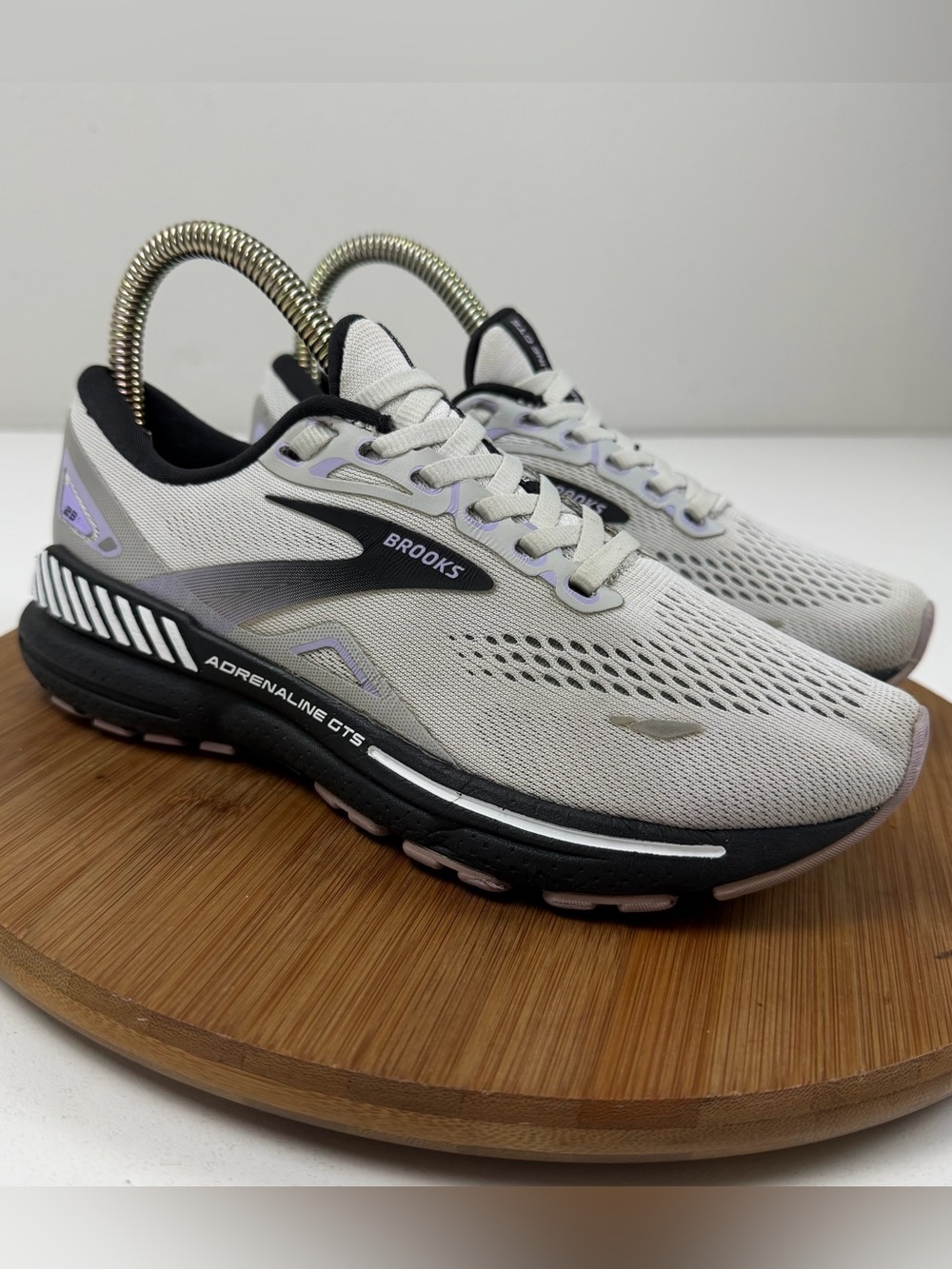 Brooks Adrenaline GTS  23 Women’s Running Shoes - Light Gray/Black